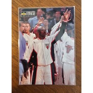 Michael Jordan 1997-1998 Upper Deck #394 - Michael's Magic - Chicago Bulls - NBA